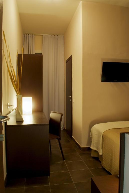 House In Domus Romana 2*